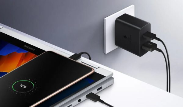 Chargeur secteur SAMSUNG EP-T220NBE 2 Ports USB Noir www.infinytech-reunion.re Chargeur secteur SAMSUNG EP-T220NBE 2 Ports USB Noir www.infinytech-reunion.re