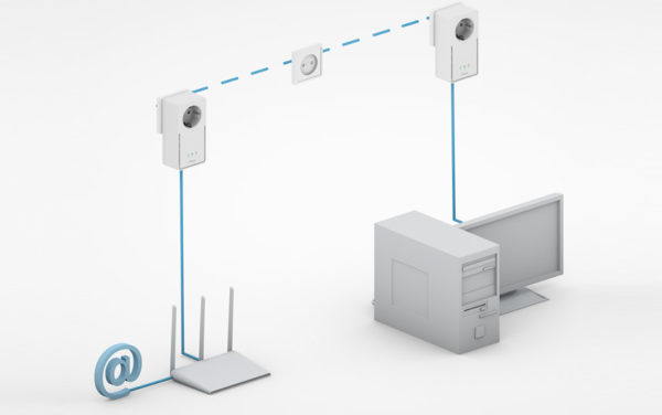CPL STRONG 500 Pack de trois avec un module Wi-Fi image 01 CPL STRONG 500 Pack de trois avec un module Wi-Fi image 01