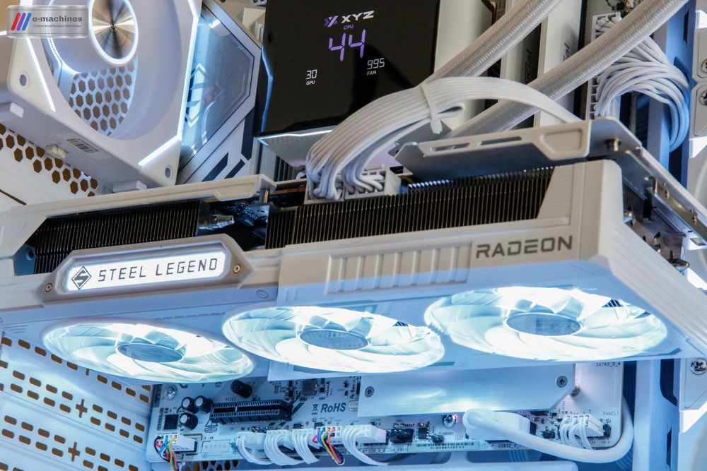 E-MACHINES BMARS MC-Vision Blanc Ryzen 7800X3D et RTX 9070XT