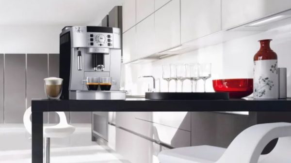 DELONGHI Magnifica S ECAM22.110.SB image 01 DELONGHI Magnifica S ECAM22.110.SB image 01