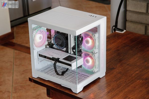 E-MACHINES M.RED Crystal Sea White i5-14400F et RTX 4060Ti
