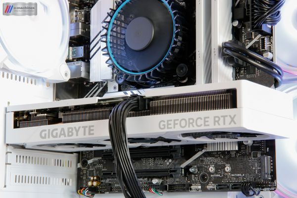 E-MACHINES M.RED Crystal Sea White i5-14400F et RTX 4060Ti