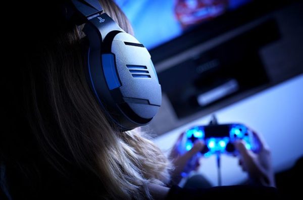 Casque micro BIGBEN pour PS4 Filaire www.infinytech-reunion.re Casque micro BIGBEN pour PS4 Filaire www.infinytech-reunion.re
