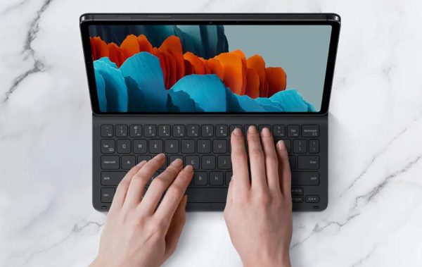 Etui avec clavier SAMSUNG pour Galaxy TAB S7/S8 www.infinytech-reunion.re Etui avec clavier SAMSUNG pour Galaxy TAB S7/S8 www.infinytech-reunion.re