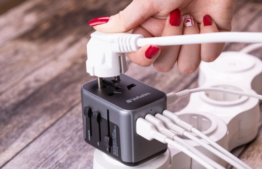 VERBATIM 49545 Adaptateur Universel de Voyage