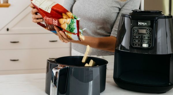 NINJA Air Fryer AF100EU image 02