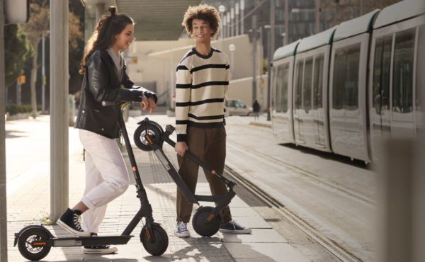 XIAOMI Mi Electric Scooter Essential image 03 XIAOMI Mi Electric Scooter Essential image 03