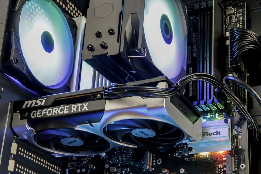 E-MACHINES SOG Spectra Dark Ryzen5 et RTX 5050 Twin 2X OC 8Go E-MACHINES SOG Spectra Dark Ryzen5 et RTX 5050 Twin 2X OC 8Go